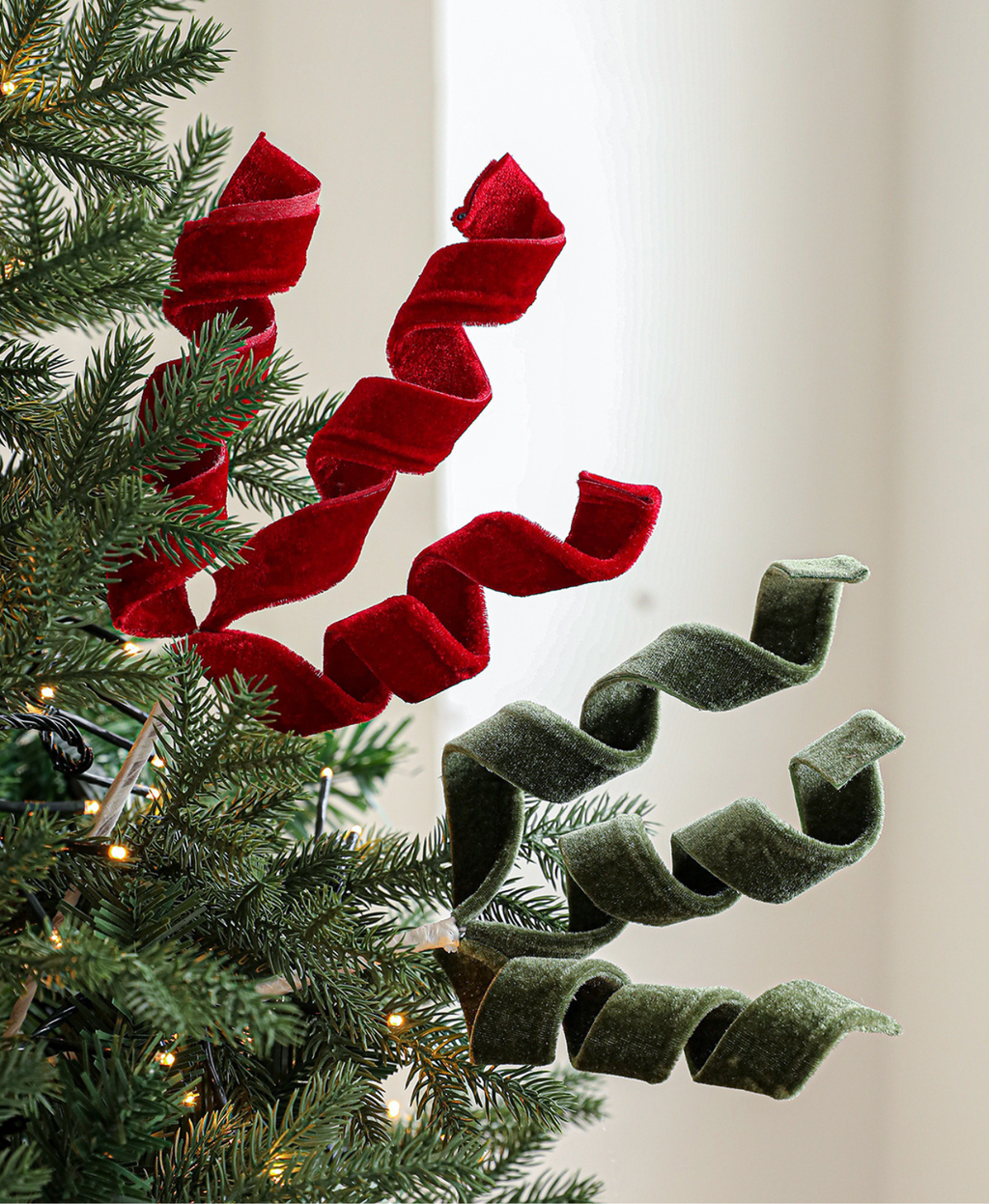 Velvet Curl Tree Pick