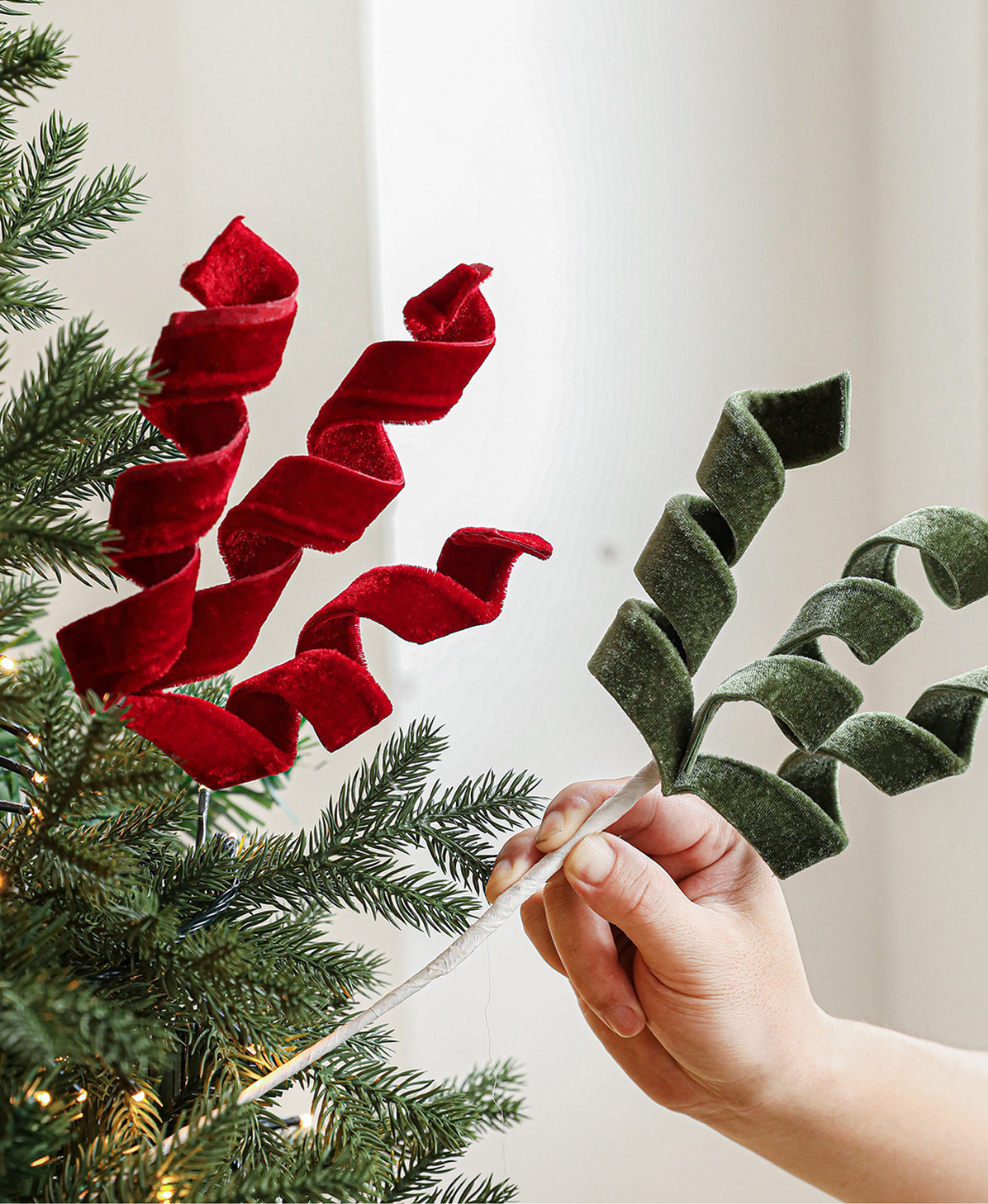 Velvet Curl Tree Pick