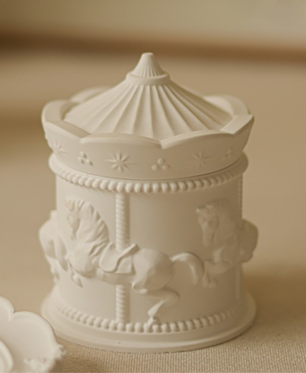 GIFTING INSPIRATION - Carousel Bliss Aromatherapy Candle