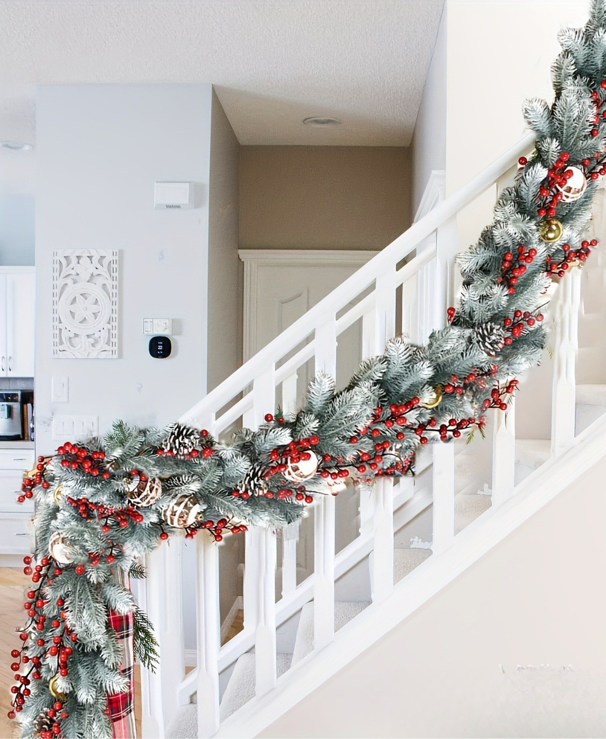 Snowy Berry Garland