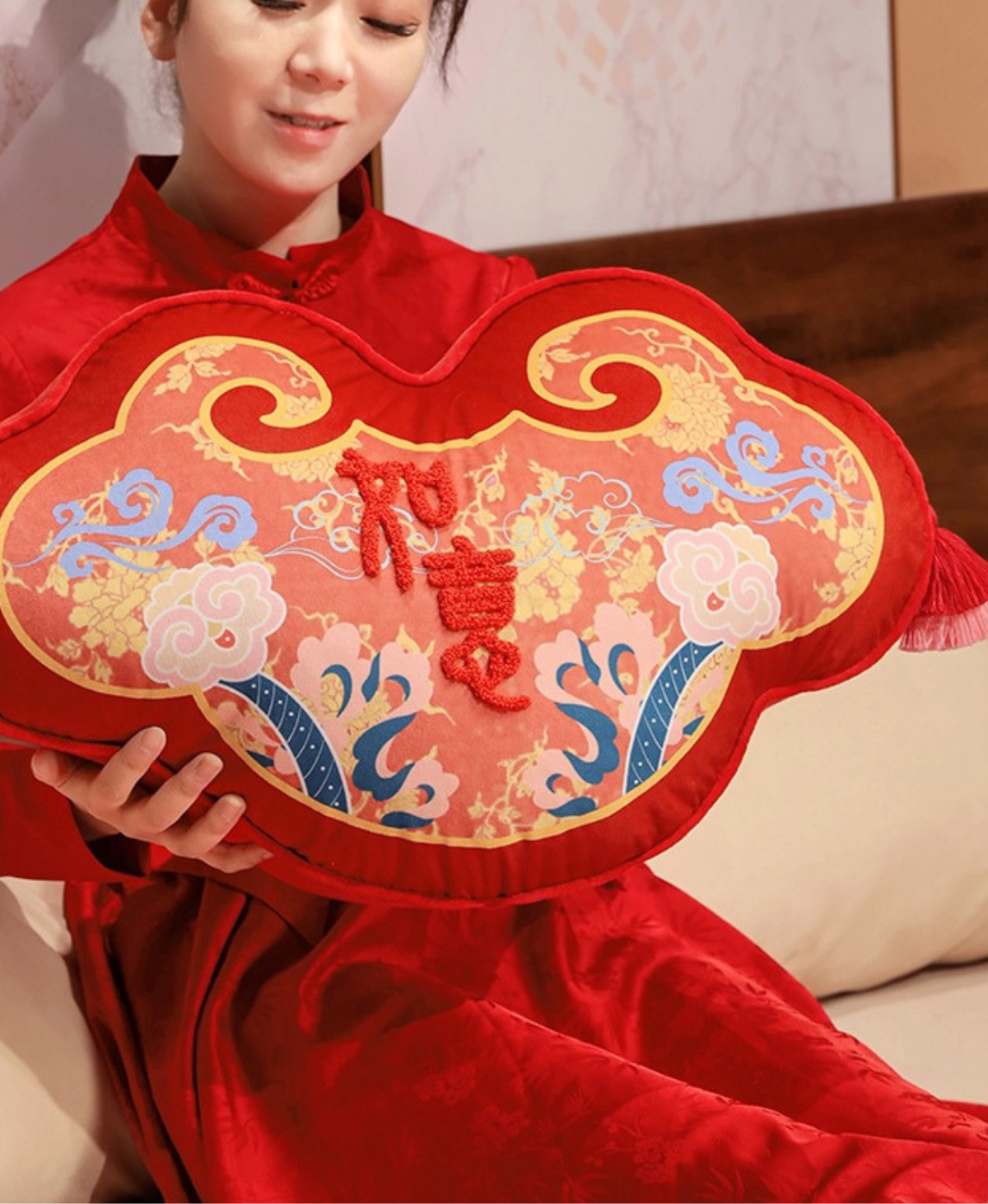 Ruyi Cloud Throw Pillow