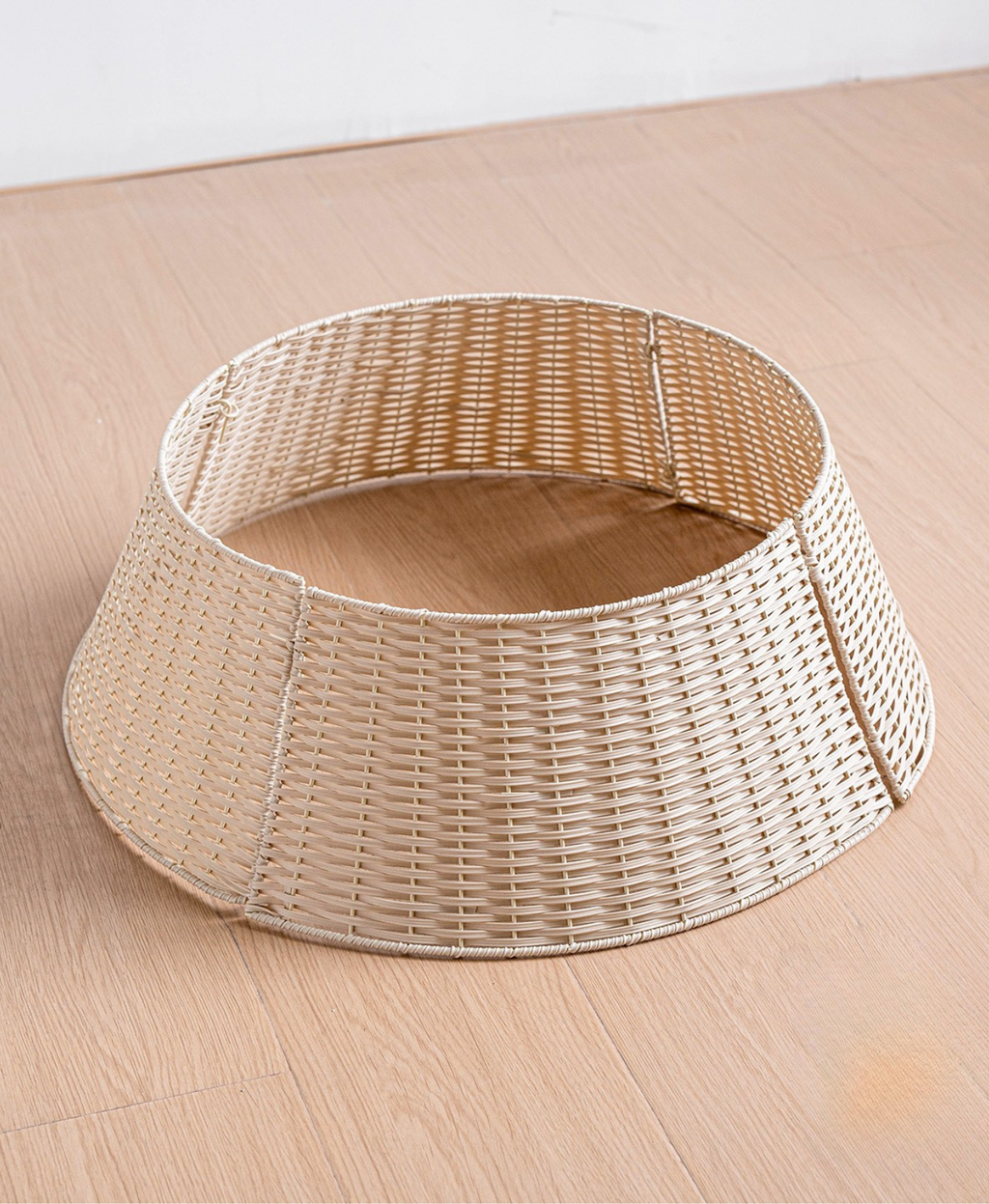 Natural Wicker Tree Collar