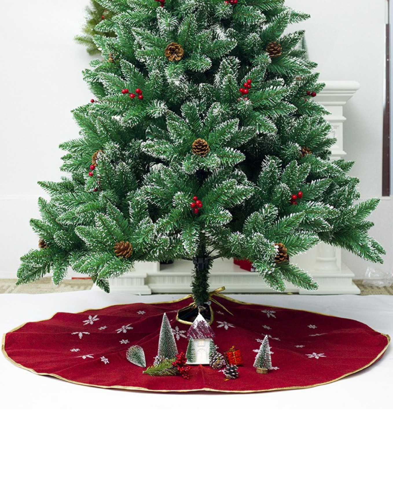 Red Snowflake Tree Skirt
