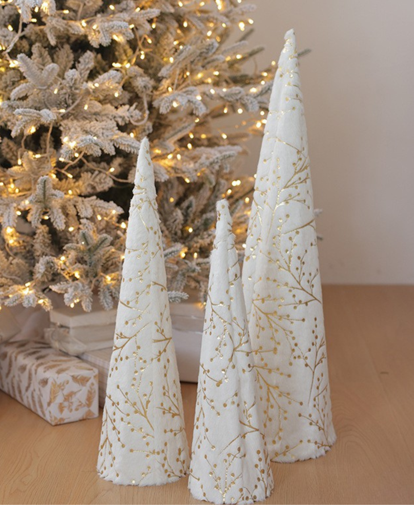 Illuminated Sparkle Iron Christmas Tree Set