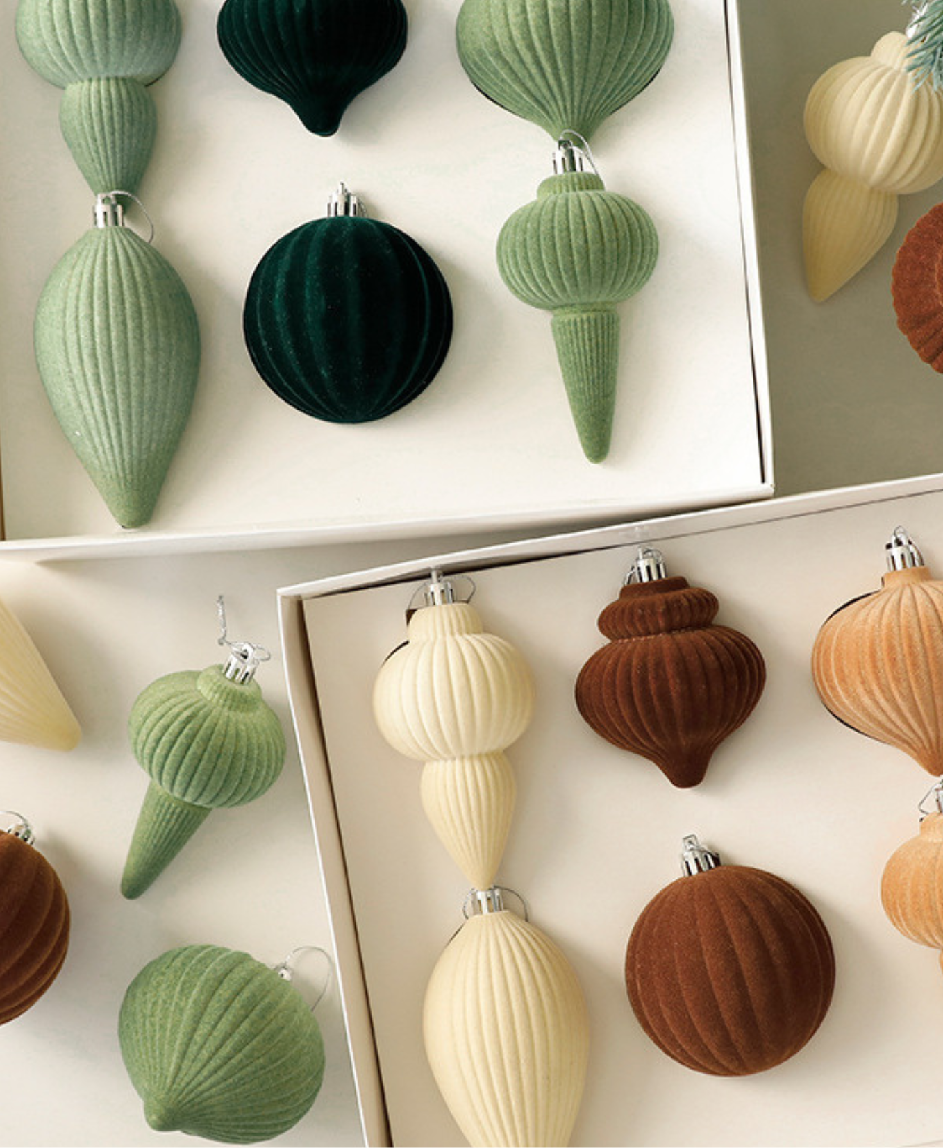 Simple Velvet Christmas Ball Set
