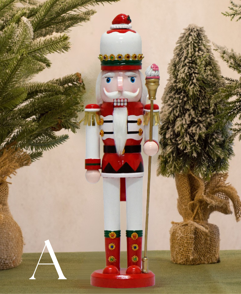 Holiday Sweet Hat Nutcracker – 38 cm
