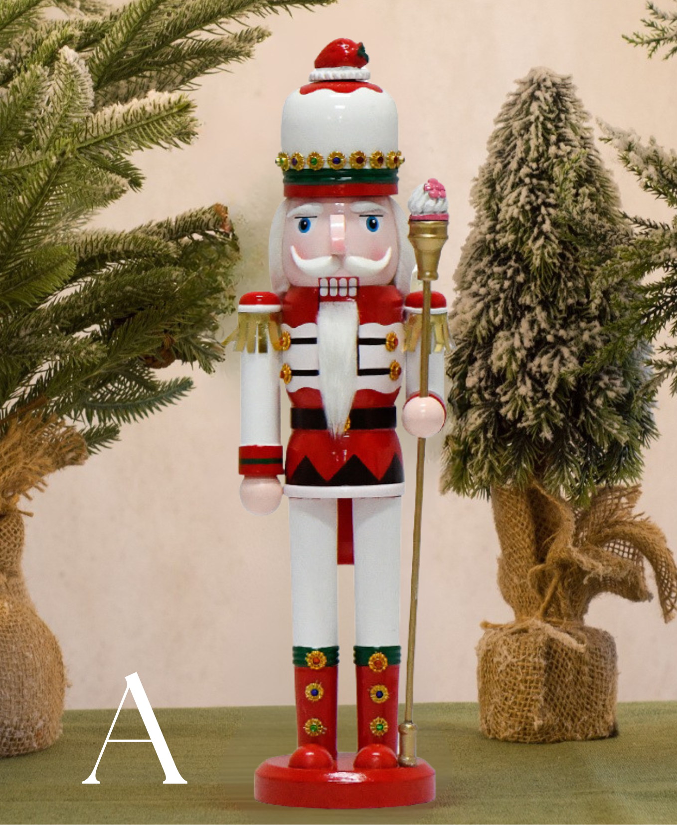 Holiday Sweet Hat Nutcracker – 38 cm