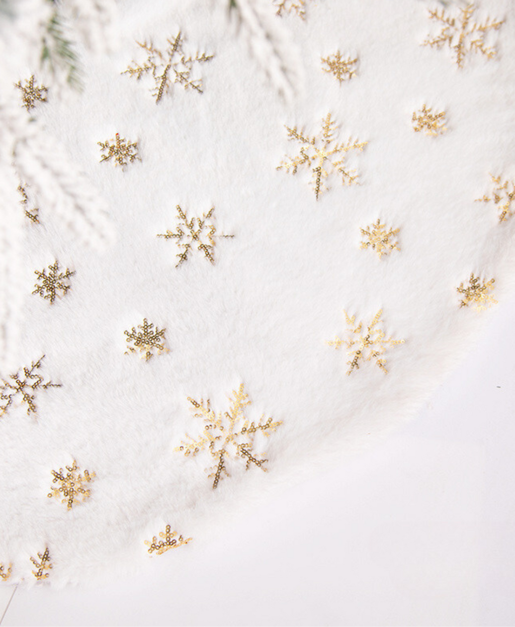 White Christmas Tree Skirt