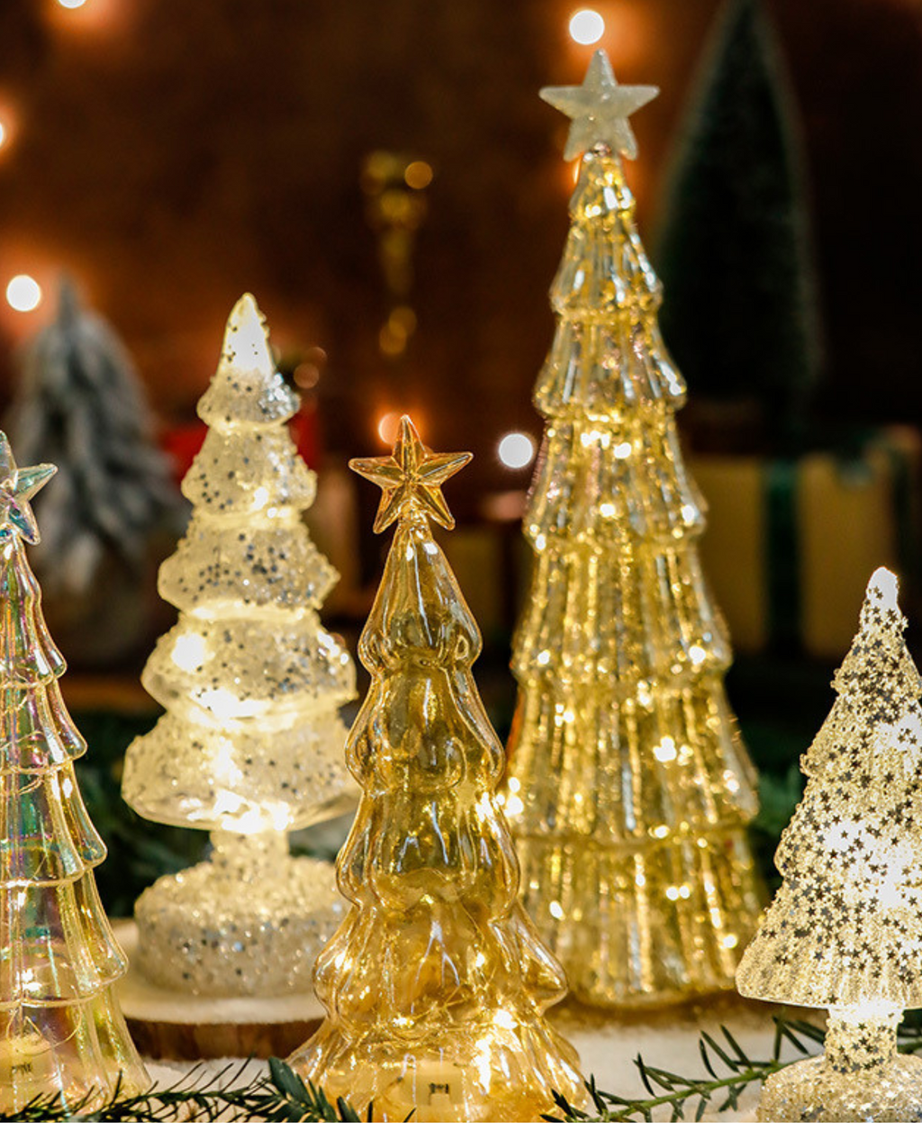 Gleaming Glass Christmas Tree Decoration