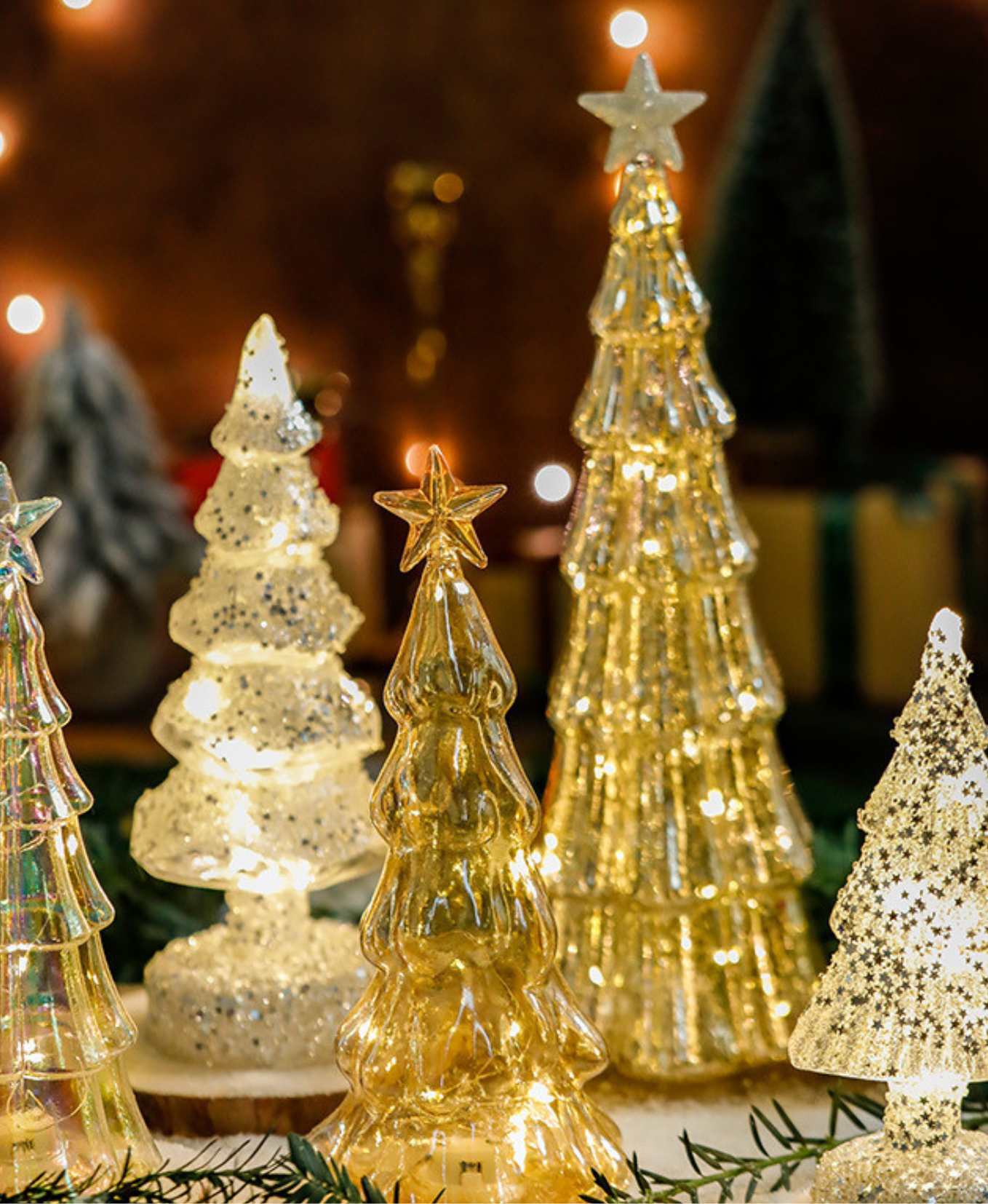 Gleaming Glass Christmas Tree Decoration