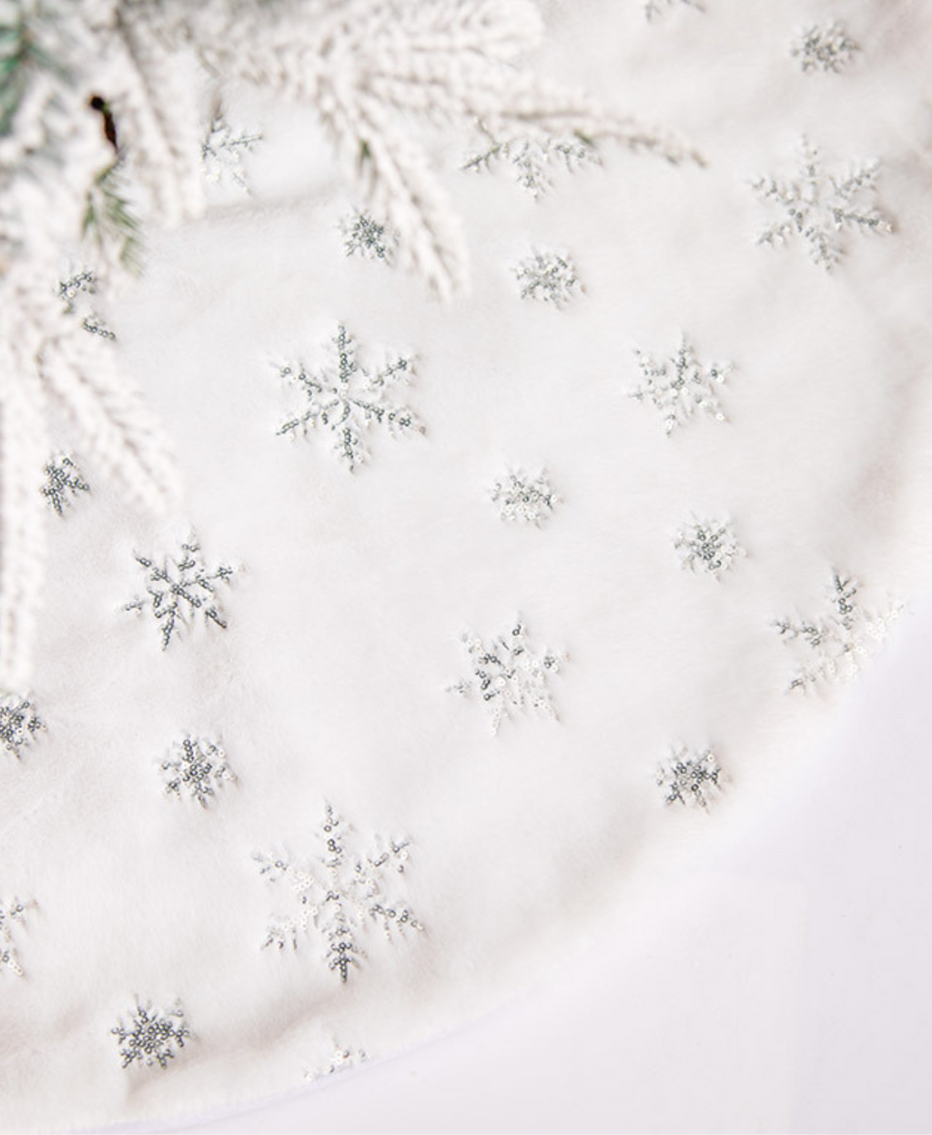 White Christmas Tree Skirt