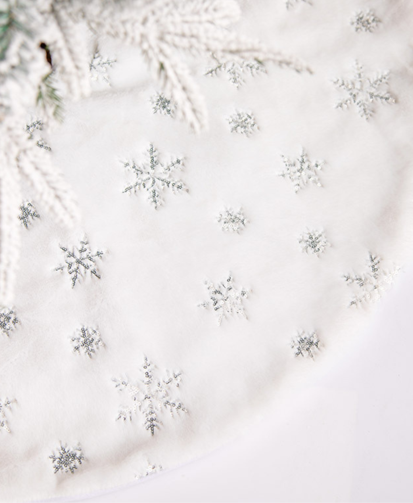 White Christmas Tree Skirt