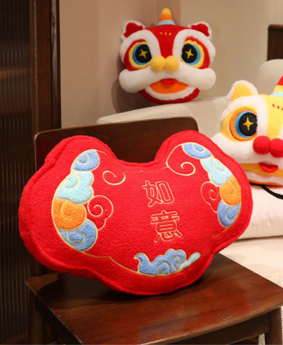 Ruyi Cloud Decorative Pillow