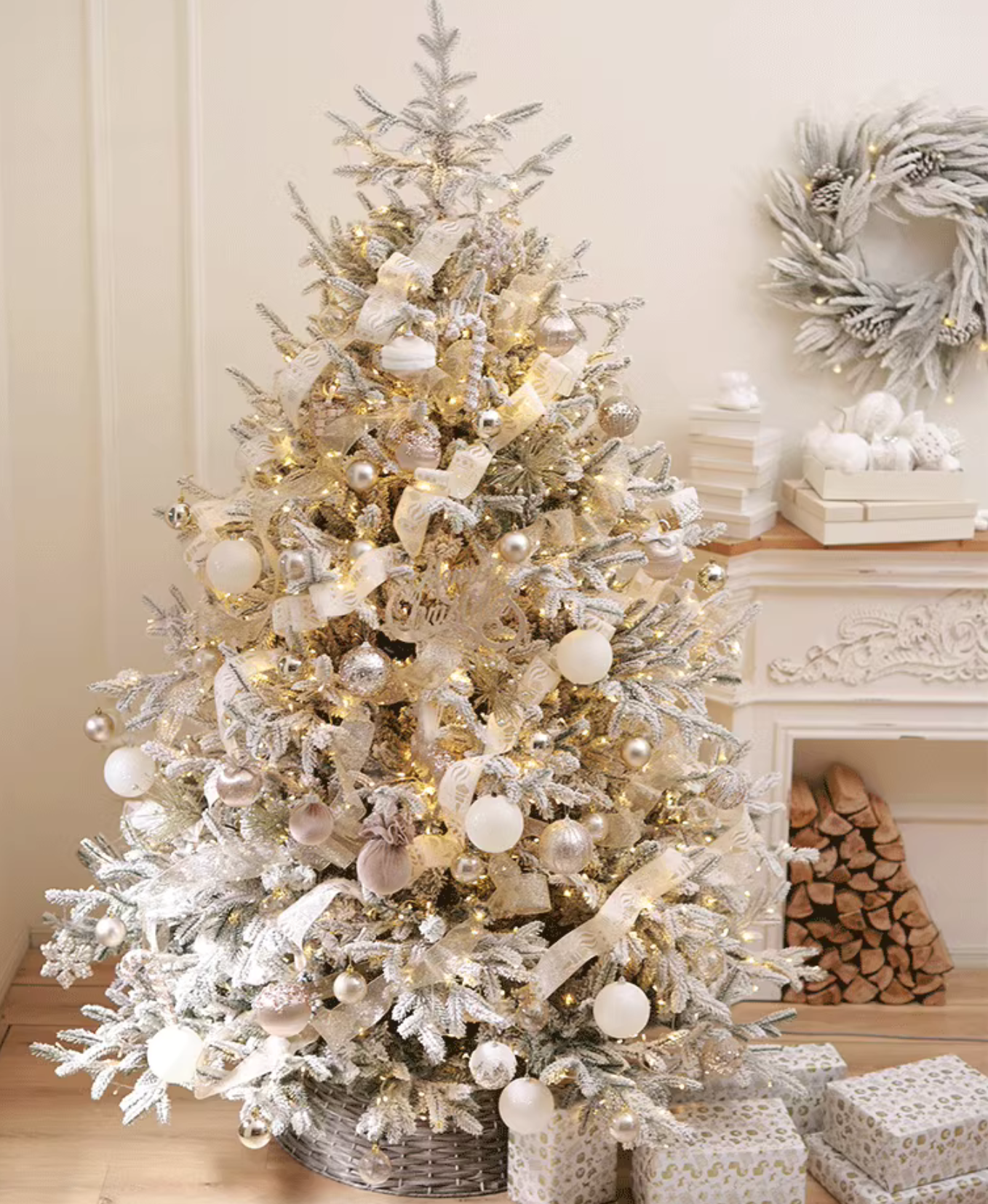 Elegant Champagne Christmas Tree