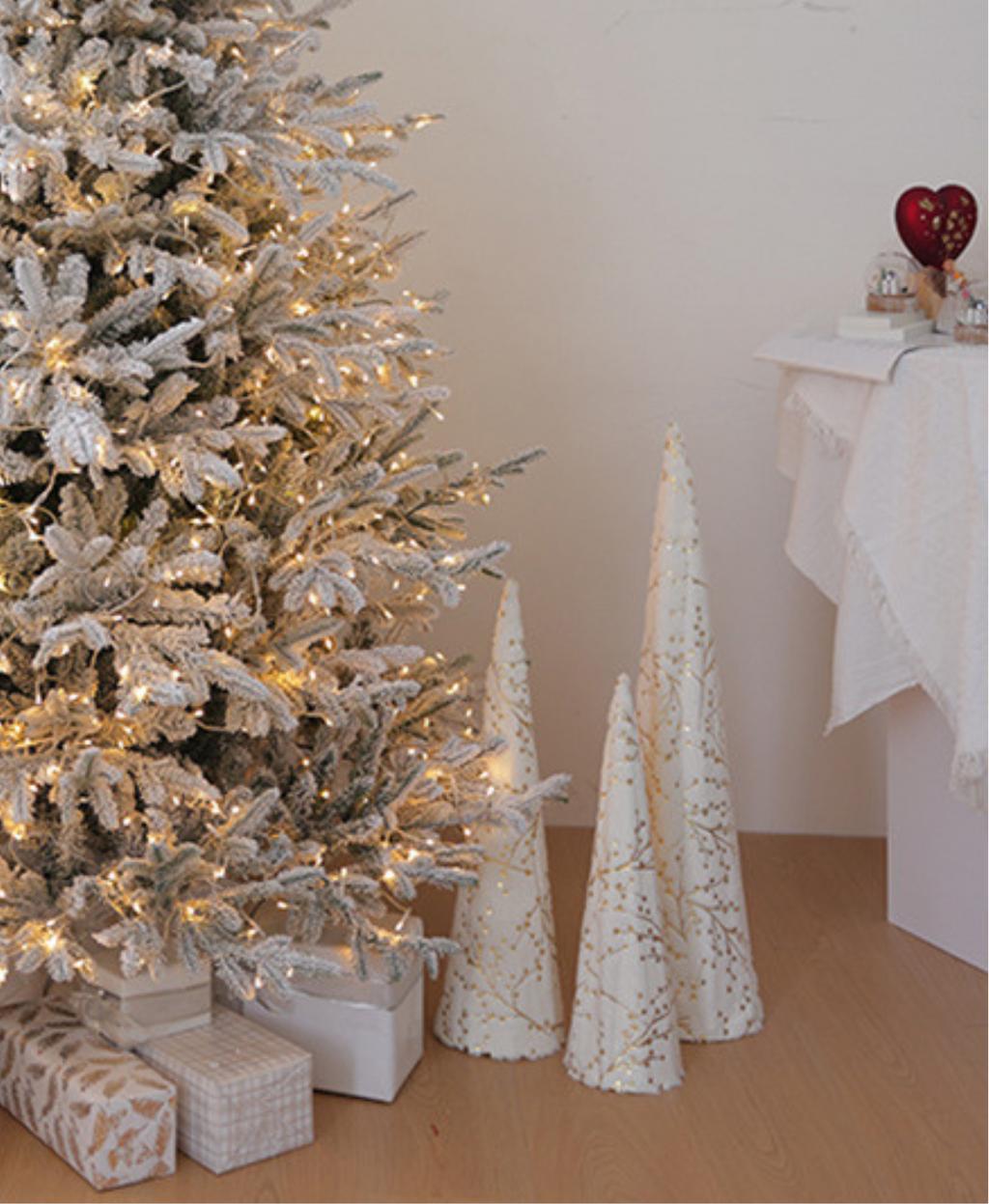 Illuminated Sparkle Iron Christmas Tree Set