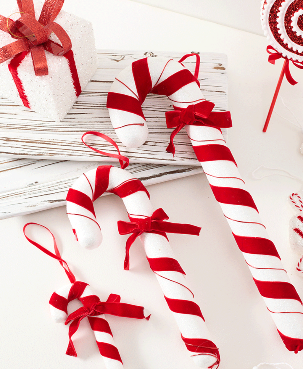 Christmas Decoration - Red & White Cane