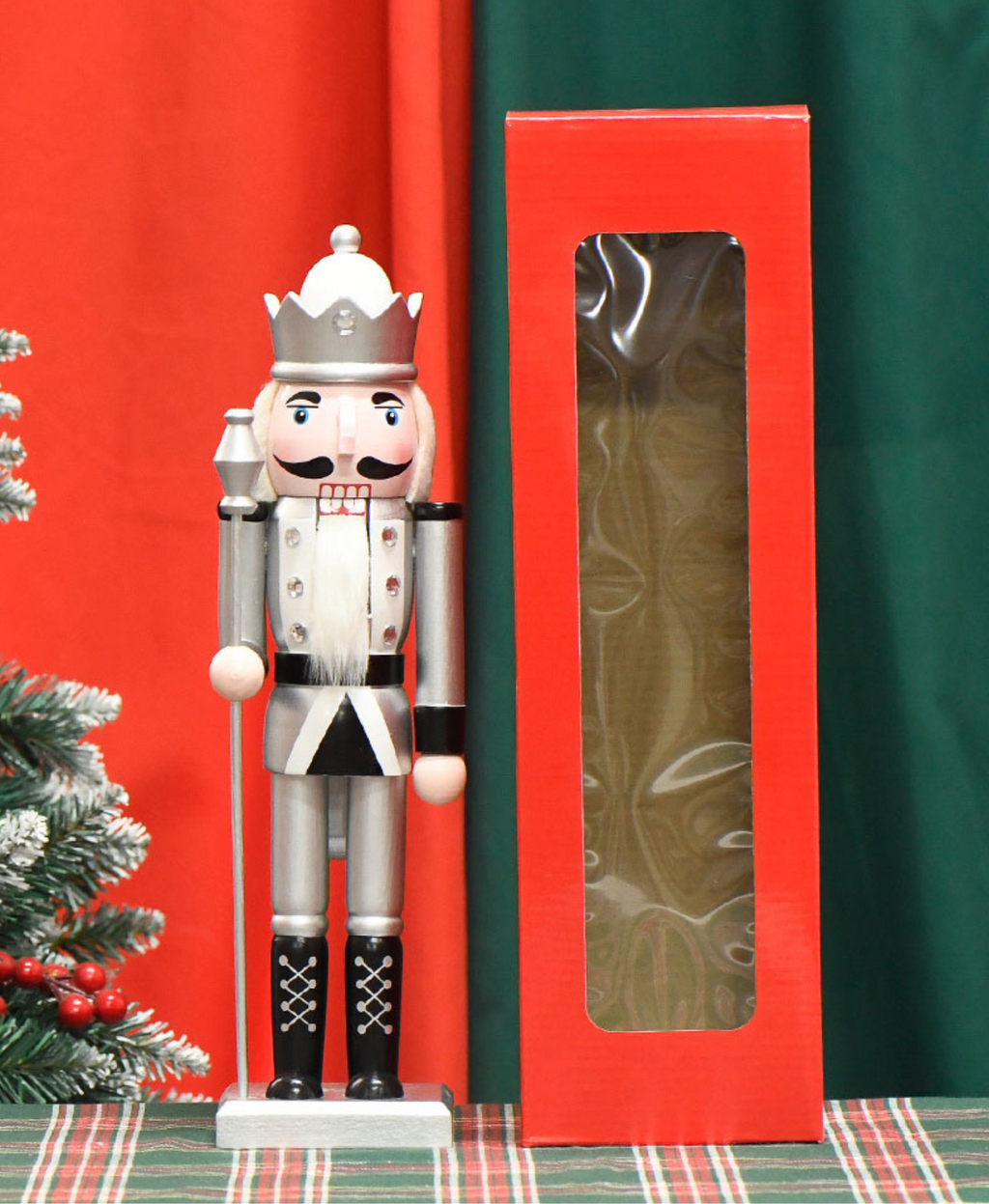 Snow Regent Nutcracker – 36CM