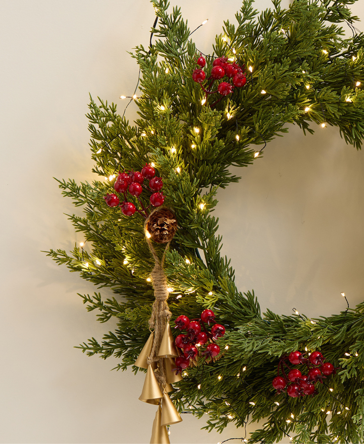 Red Berry & Cedar Christmas Decor