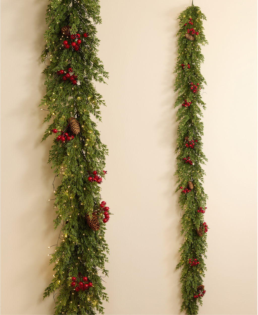 Red Berry & Cedar Christmas Decor