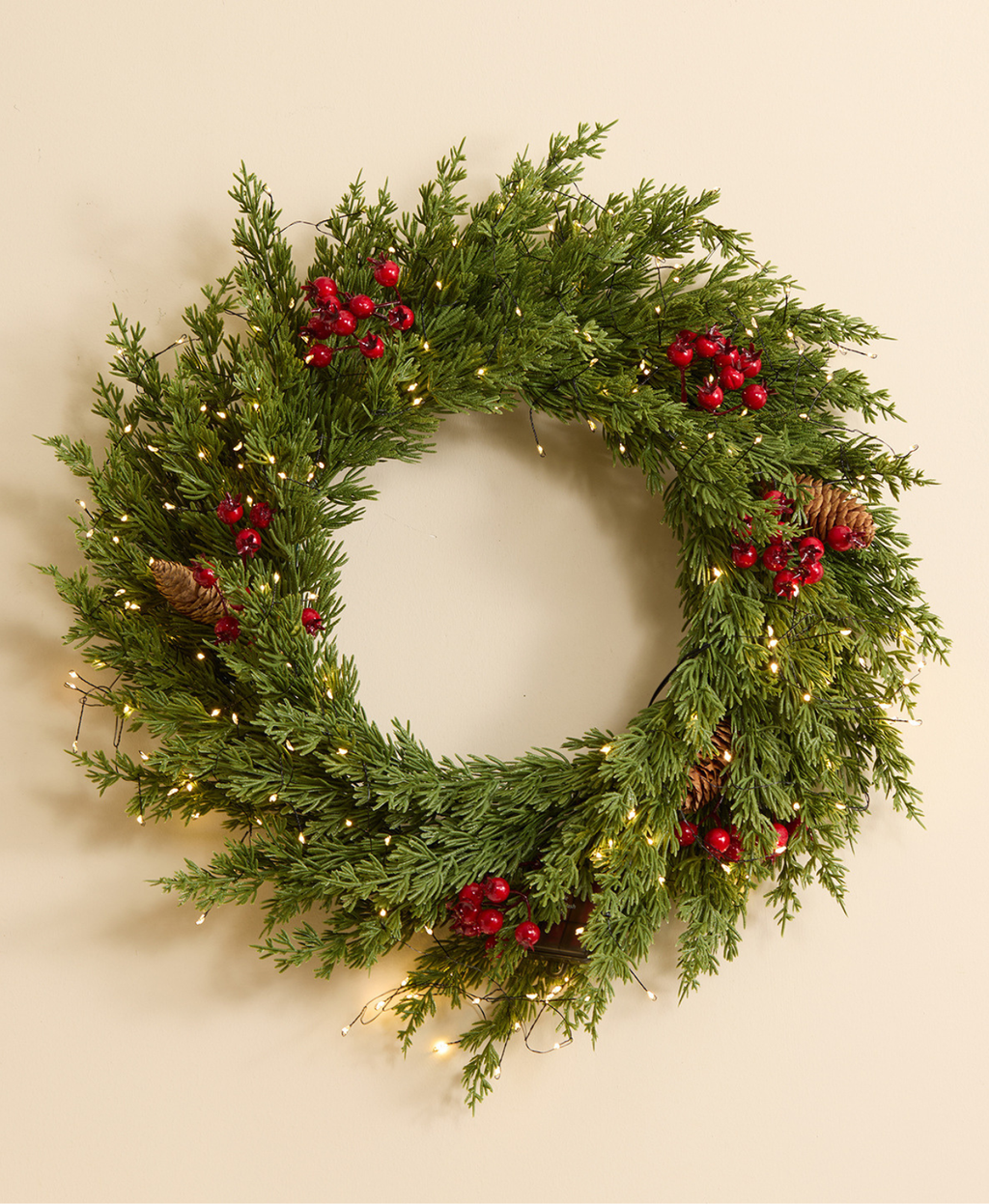 Red Berry & Cedar Christmas Decor