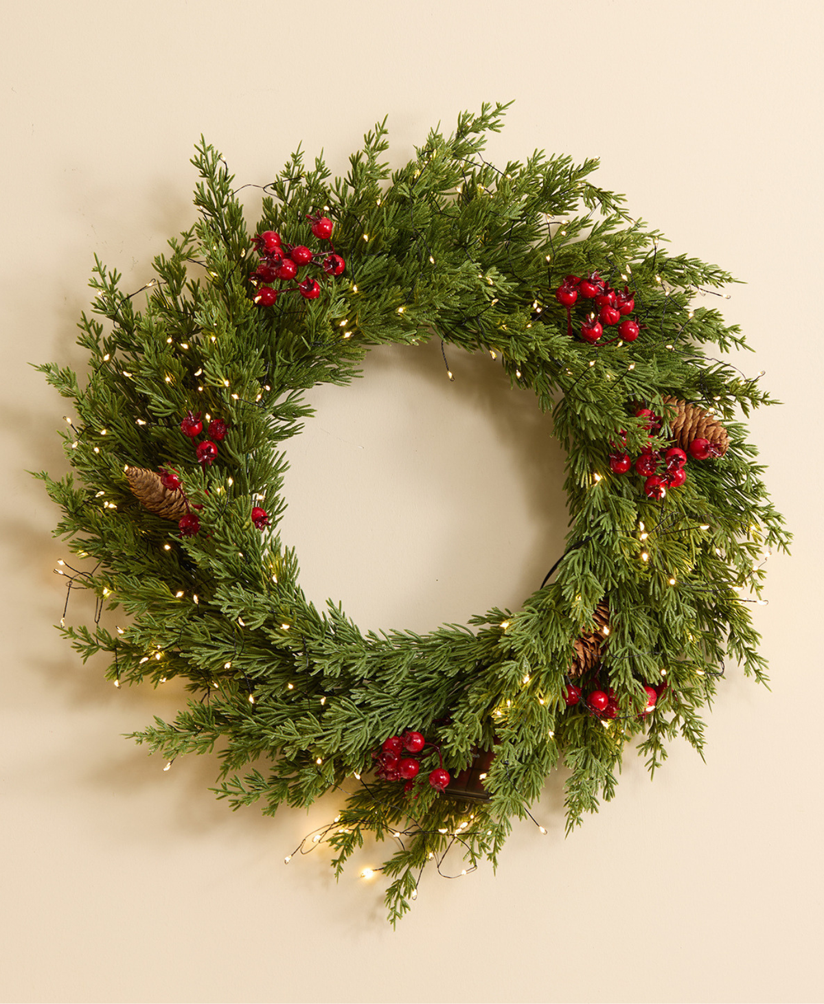 Red Berry & Cedar Christmas Decor
