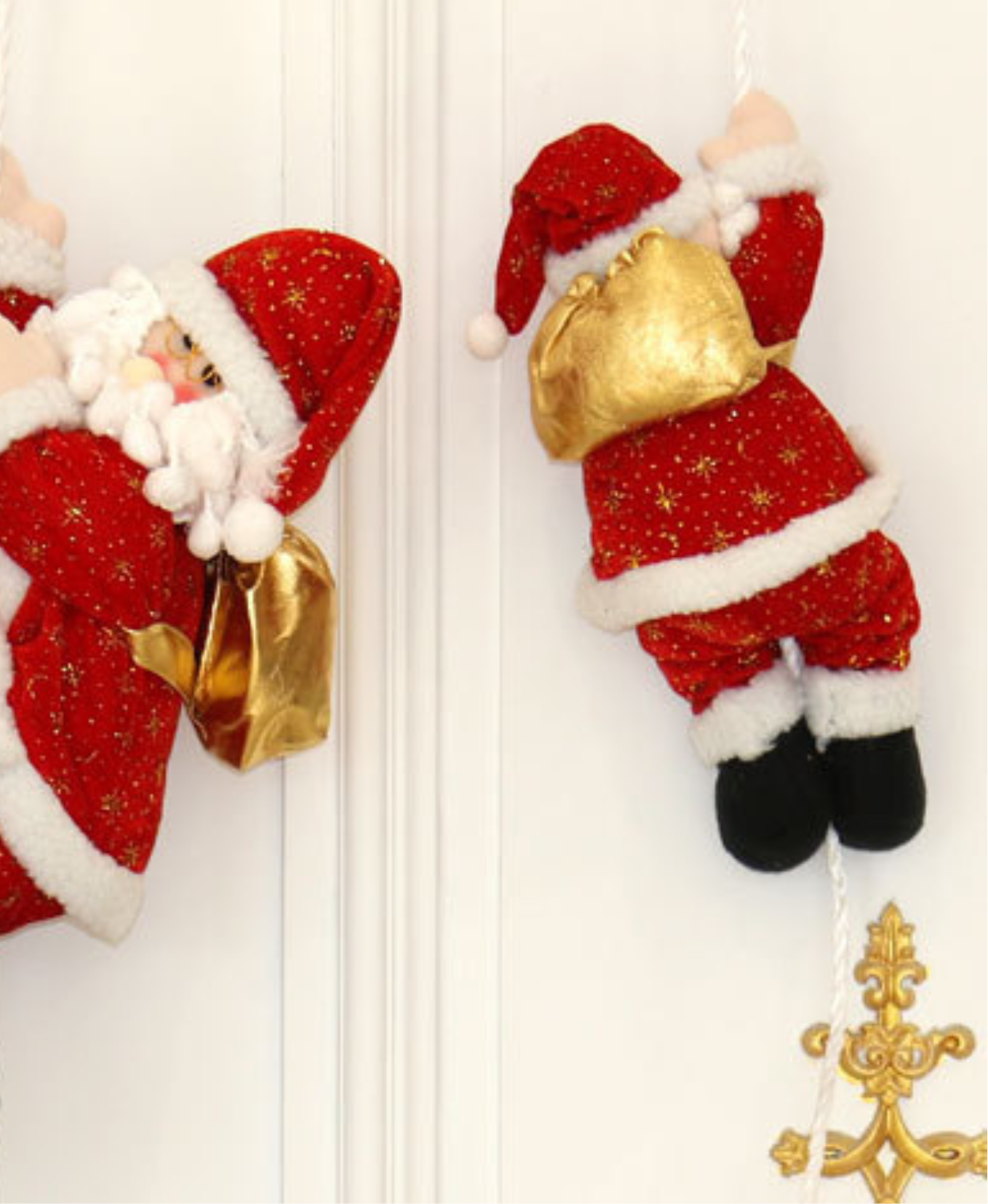 Rope Climbing Santa Decoration