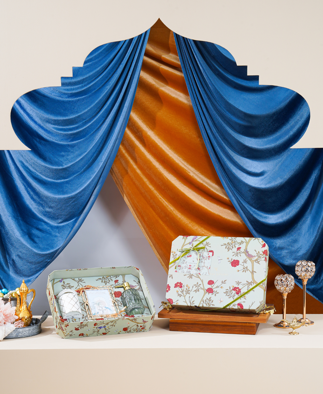 NAMAS LIVING SIGNATURE TIMELESS HAMPERS