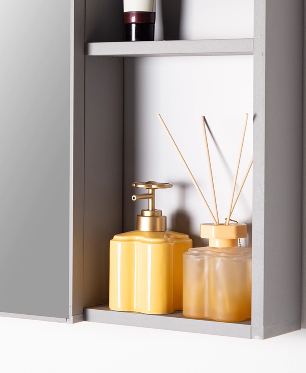 GIFTING INSPIRATION - Sunny Blossom Soap Dispenser Set