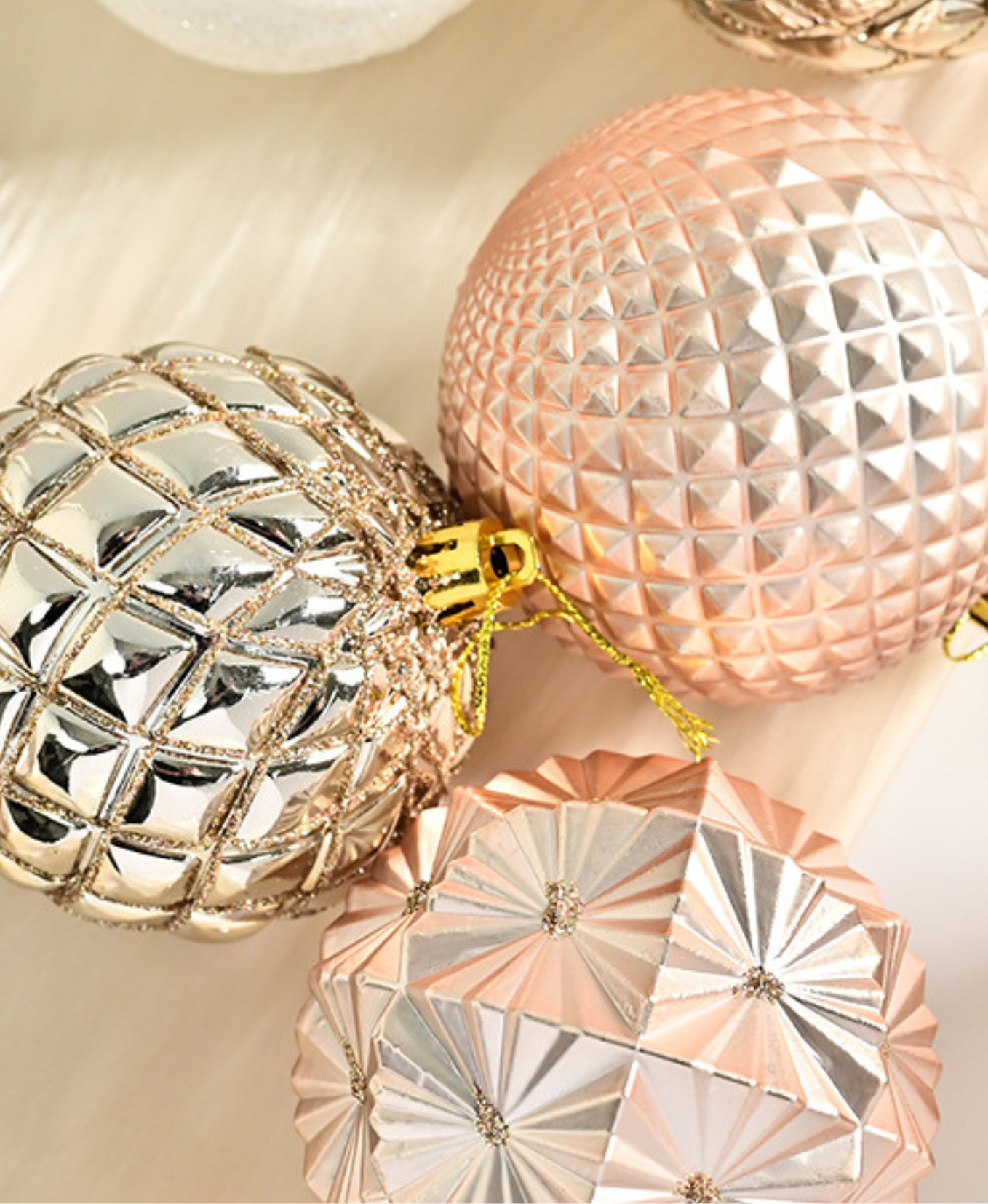 Champagne Chic Ornament Set