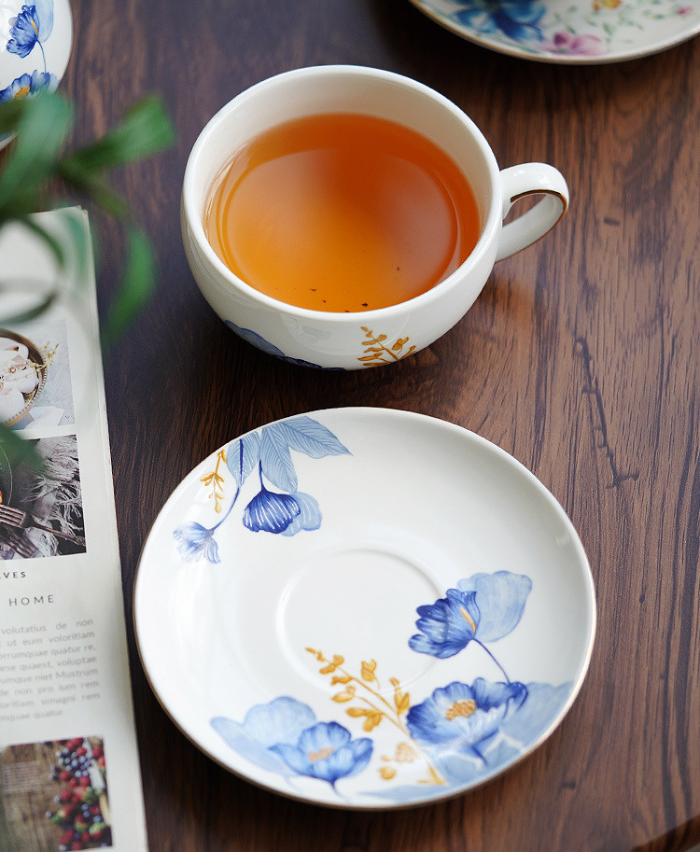 GIFTING INSPIRATION - Vintage Blossom Tea Pot