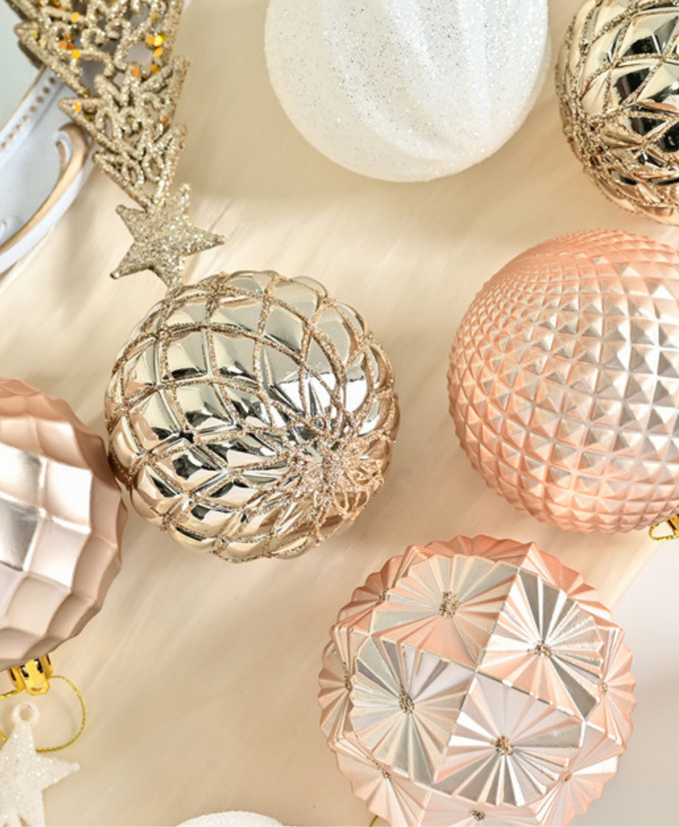 Champagne Chic Ornament Set