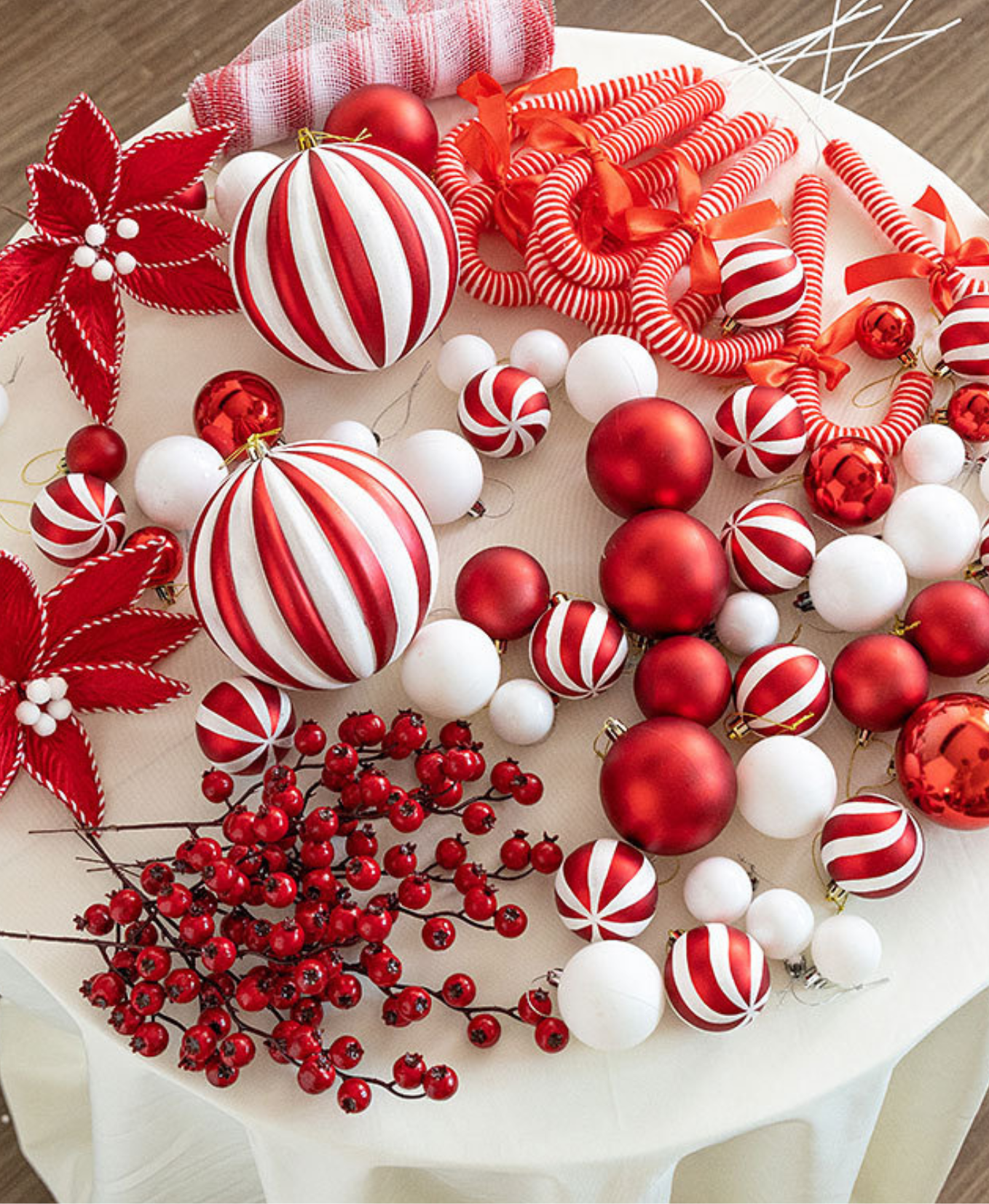 Red and White Christmas Charm Set