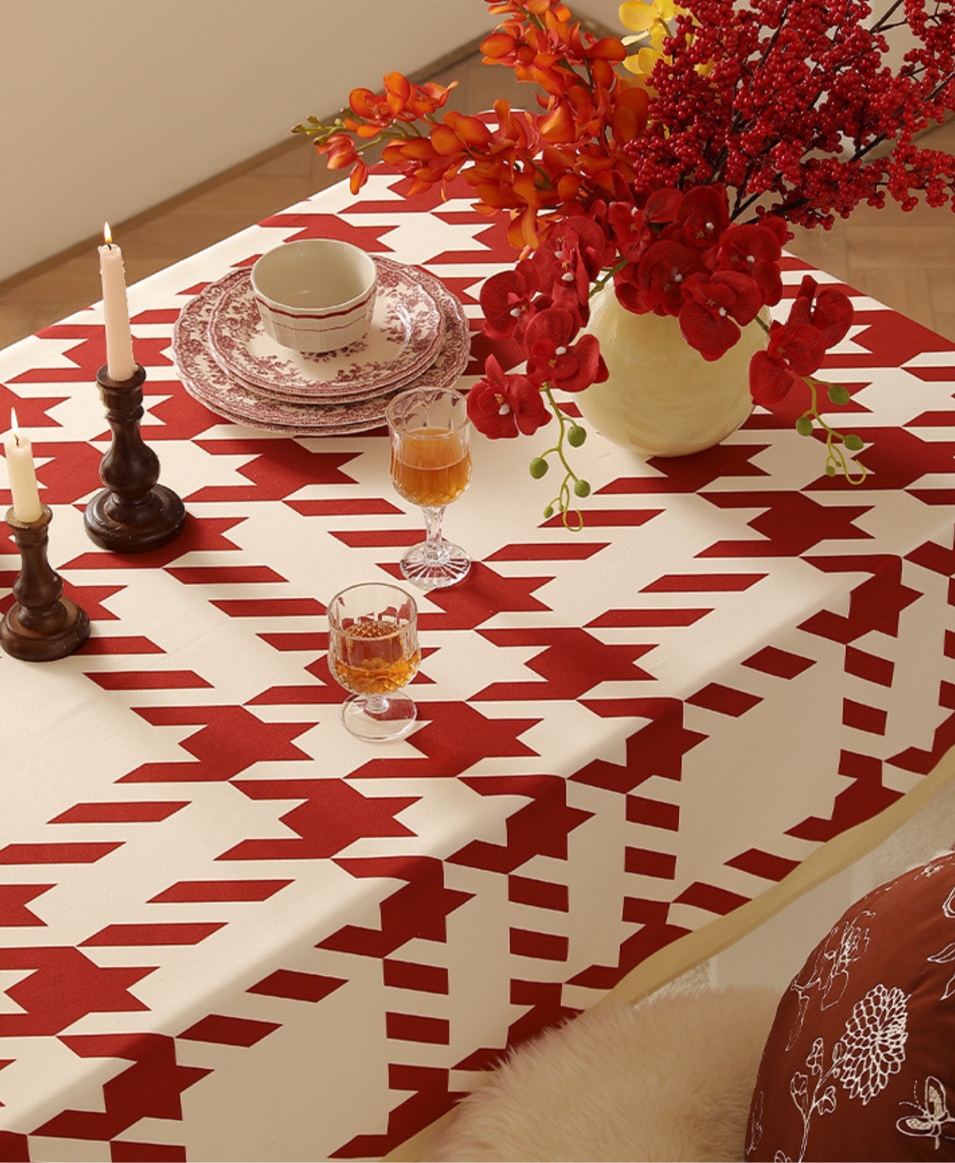 Noel Classic Red Tablecloth