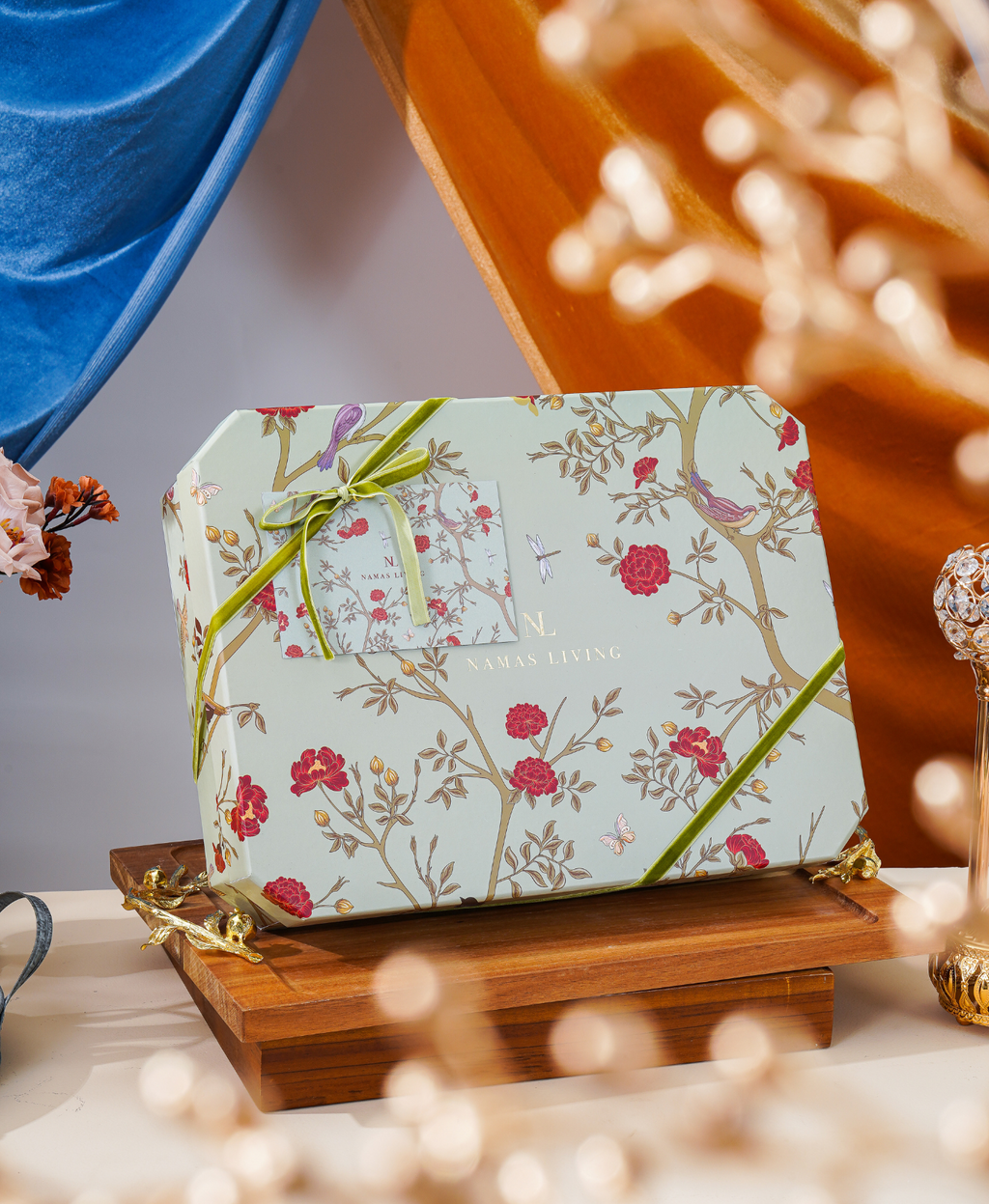 NAMAS LIVING SIGNATURE TIMELESS HAMPERS