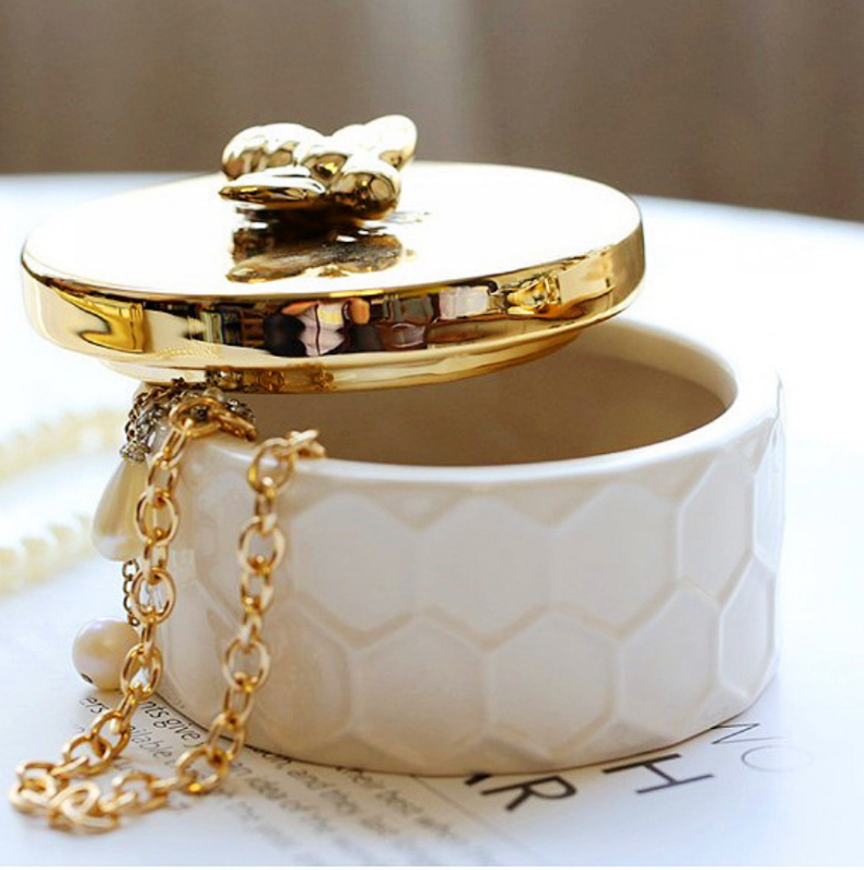 GIFTING INSPIRATION - Beetle Ceramic Jewelry Box