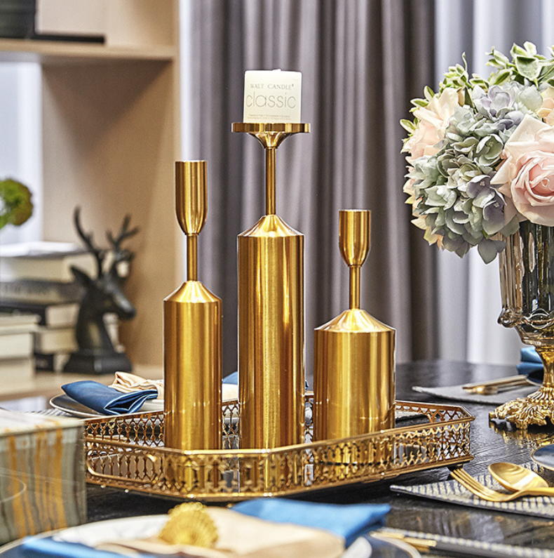 Gold Candleholders Set