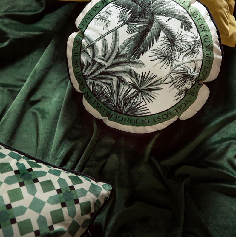 Emeraude Cushion Pillow Cover
