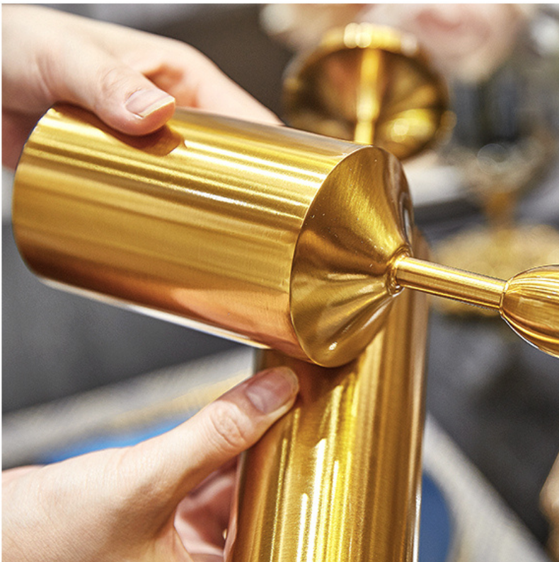 Gold Candleholders Set