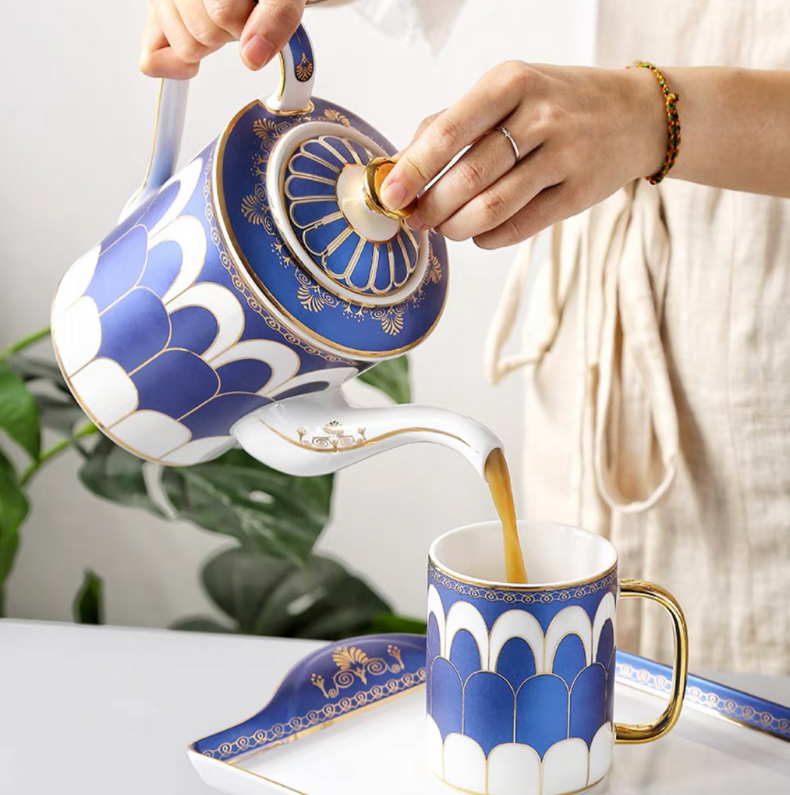 Victoria Blue Beverages Set