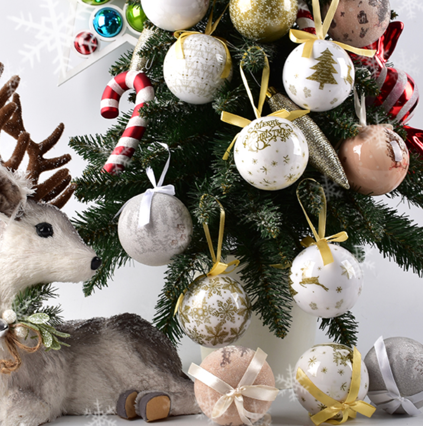 Lily Christmas Ornament Set
