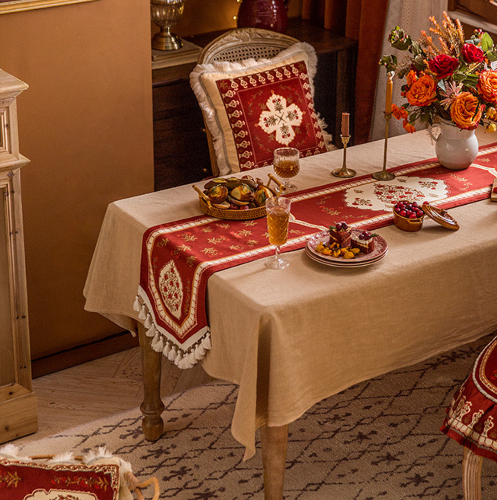 Hwa Table Runner