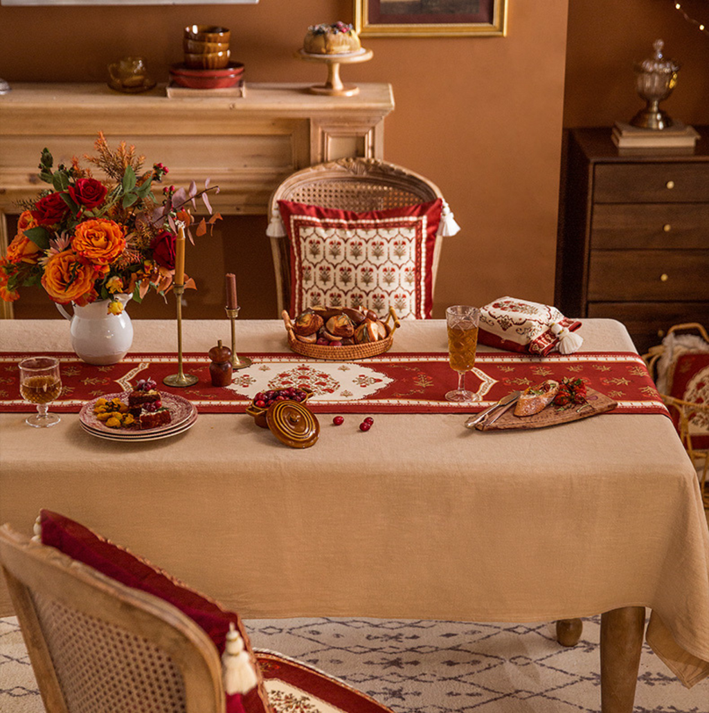 Hwa Table Runner
