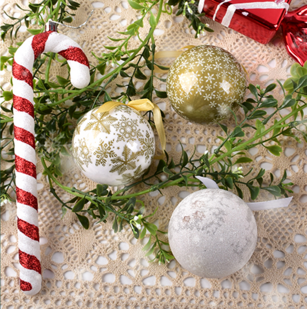 Lily Christmas Ornament Set