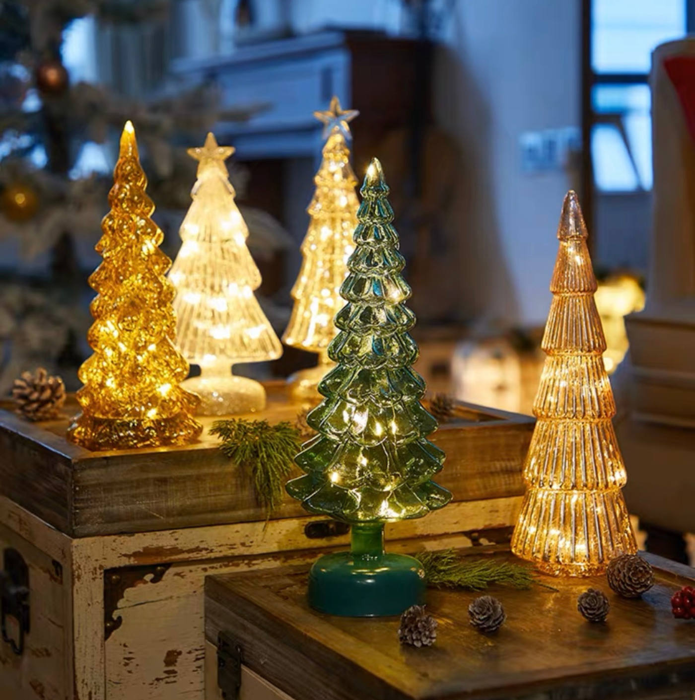 Glowing Glass Christmas Tree Decoration