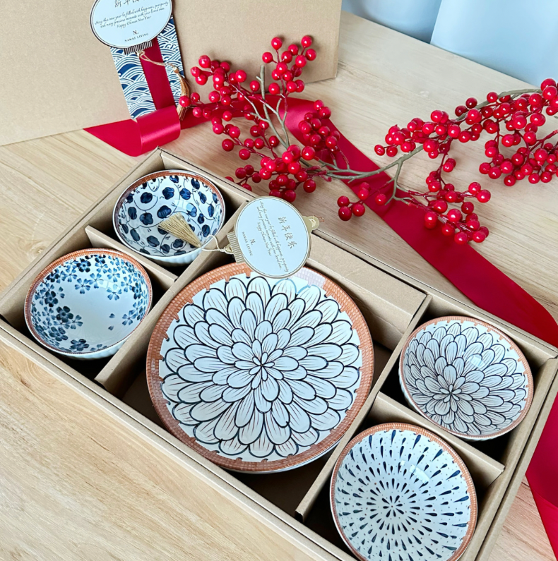 Yasmin  Hampers Set